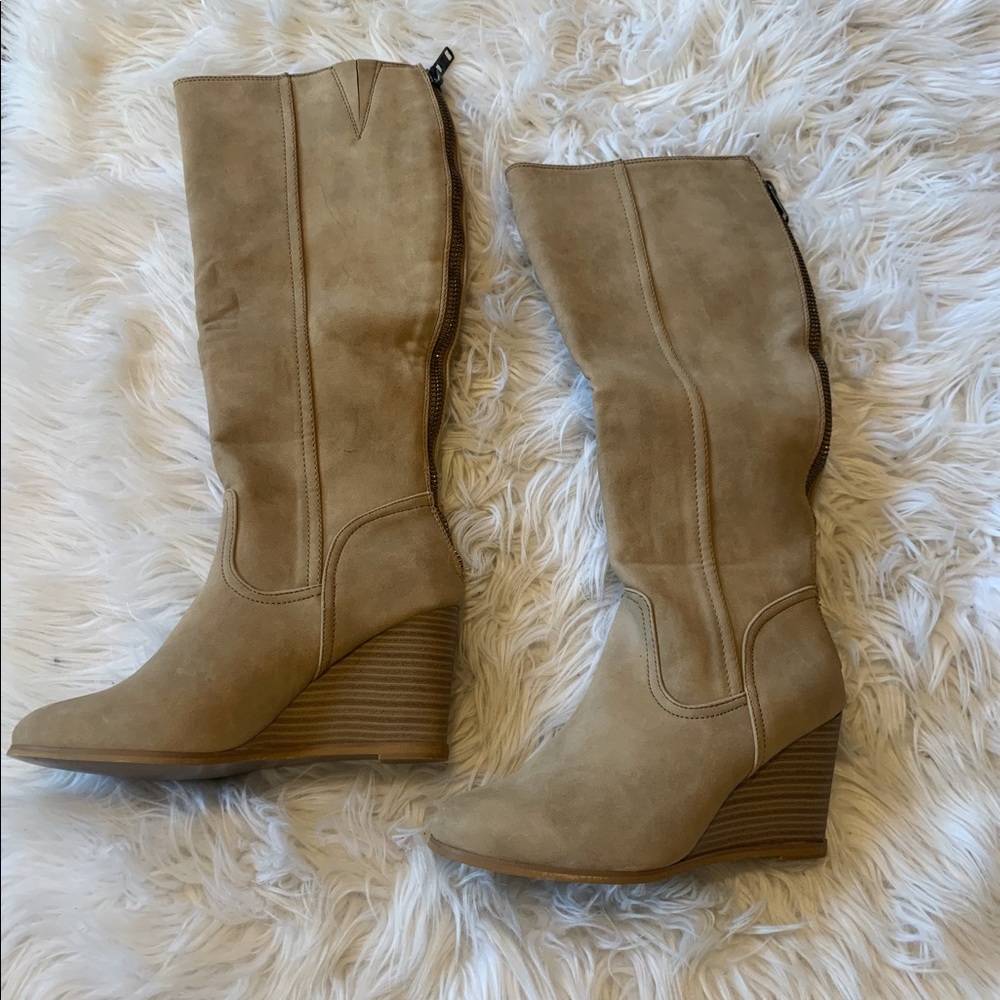 SO Tan Wedge Boots